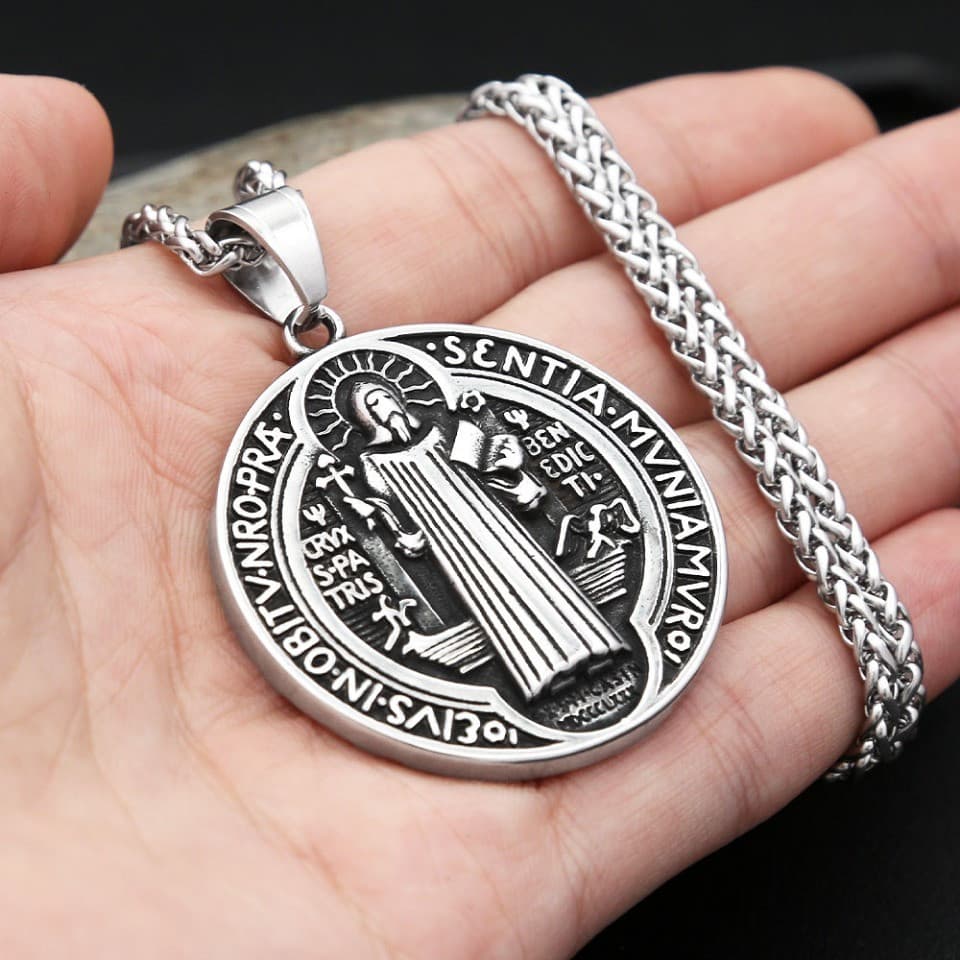 Colar Punk Masculino com Pendente Vintage de Exorcismo de São Bento em Aço Inoxidável 316L