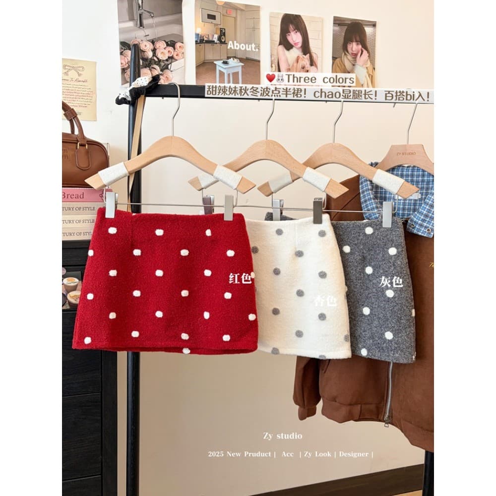 Ano novo bola de lã vermelha Polka Dot saia feminina inverno lã A linha cintura alta nádegas menina quente saia curta co
