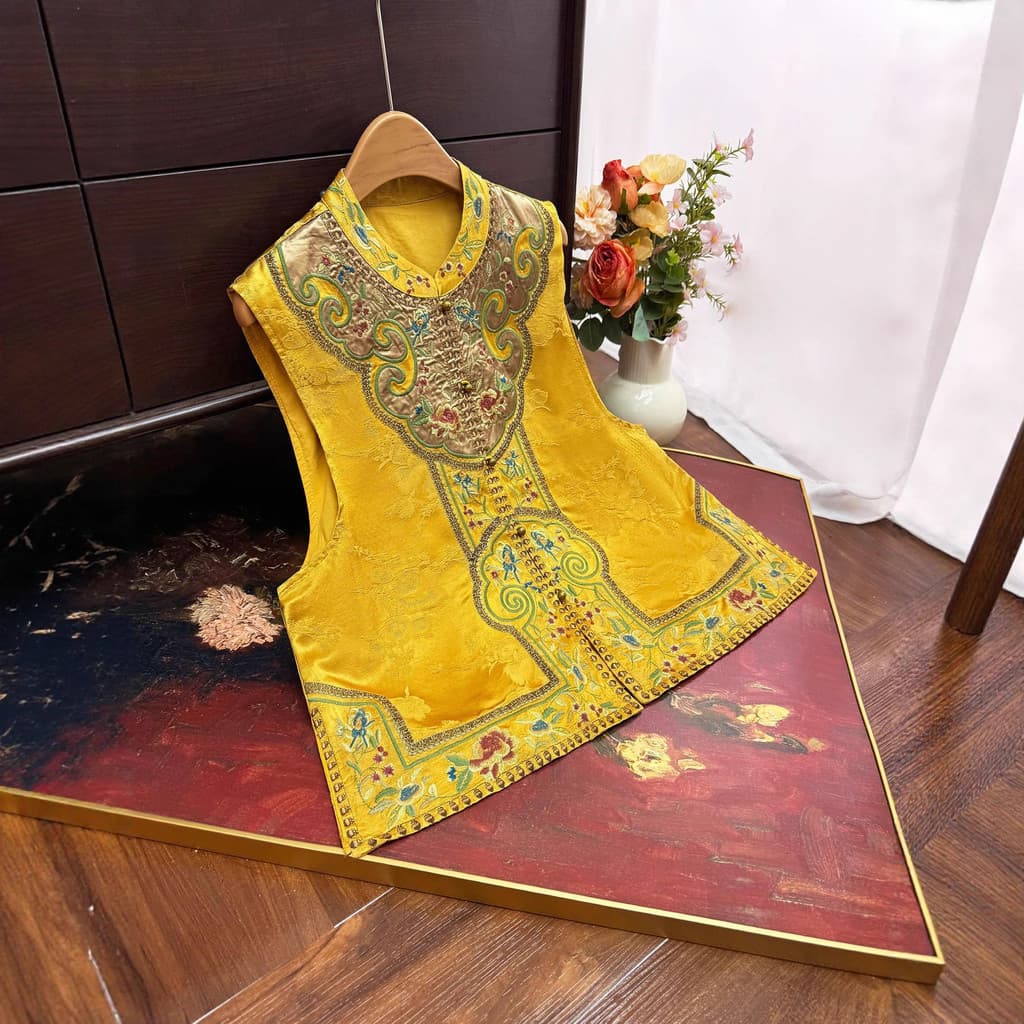 2025 início do outono novo estilo novo estilo chinês indústria pesada bordado Jacquard colete gola alta estilo ocidental