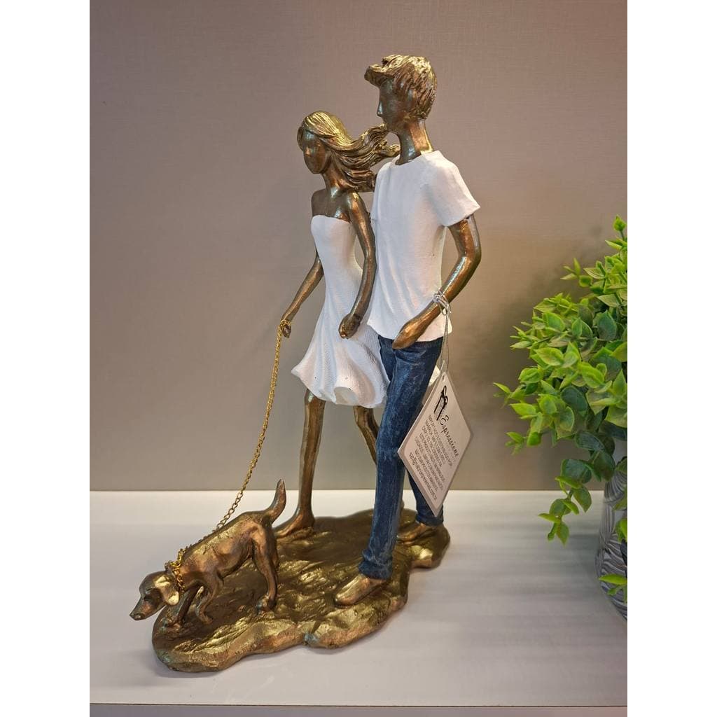 Escultura Estatueta Estátua Família Casal E Pet Resina Decoração Casa Sala Quarto Escritório Mesa Rack Estante Namorados