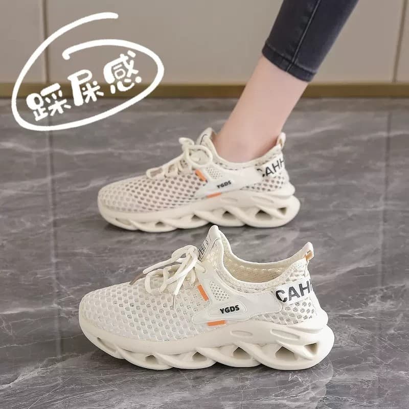 Sapatos femininos de inverno 2025 novo estilo malha oco grande malha respirável sola macia correndo Casual papai sapatos