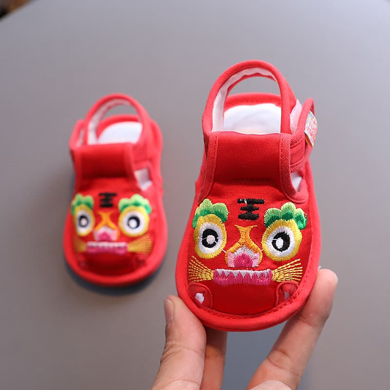 Sapatos de um ano de idade bebê tigre Toe sapatos artesanais sandálias tigre verão sapatos de pano do bebê 6 meses passo
