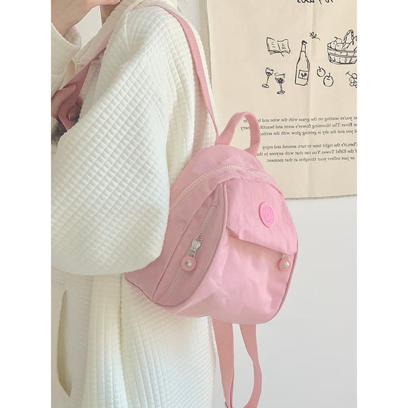 Mini pequeno saco feminino 2023 novo estilo verão fresco dopamina menina mochila Casual Commuter pequena mochila