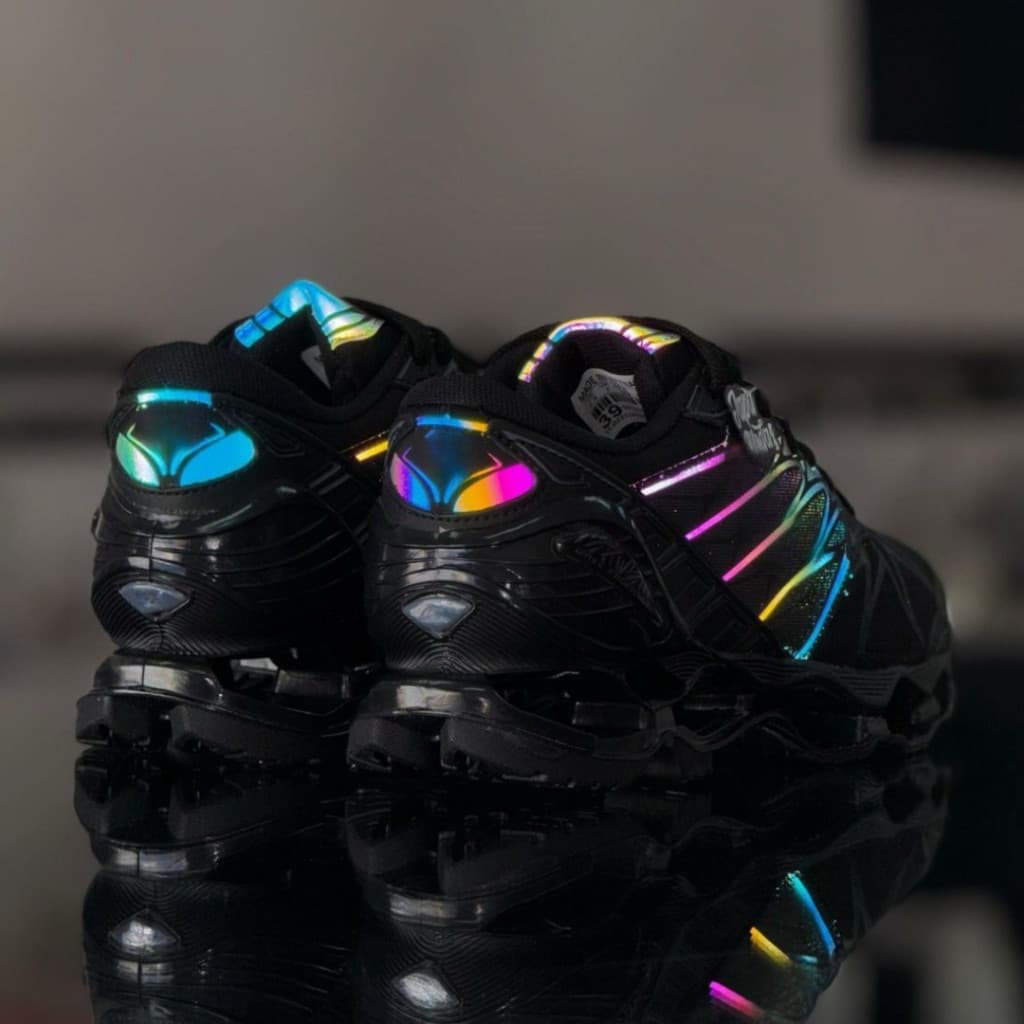 Tênis Camaleão Refletível Preto com Detalhes