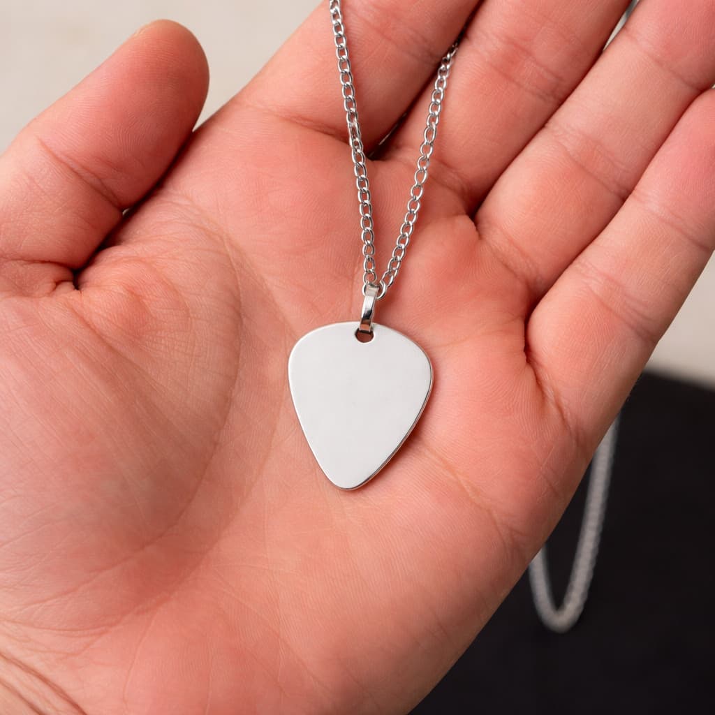 Colar de Palheta Guitarra Preta Branca Corrente Aço Inoxidável e Cordão de Couro Geek Paleta Rock