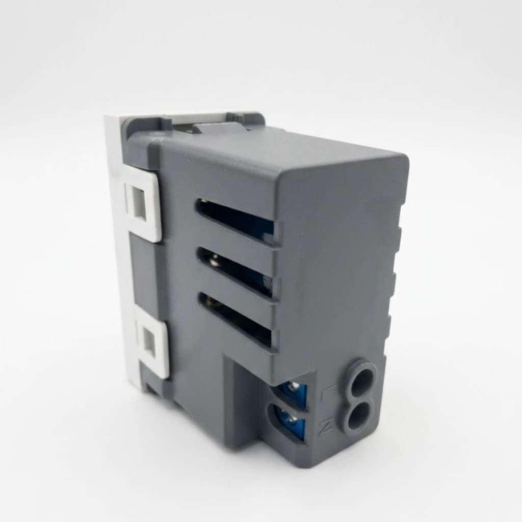 Módulo Carregador USB e Tipo C 2,4A Bivolt Branco