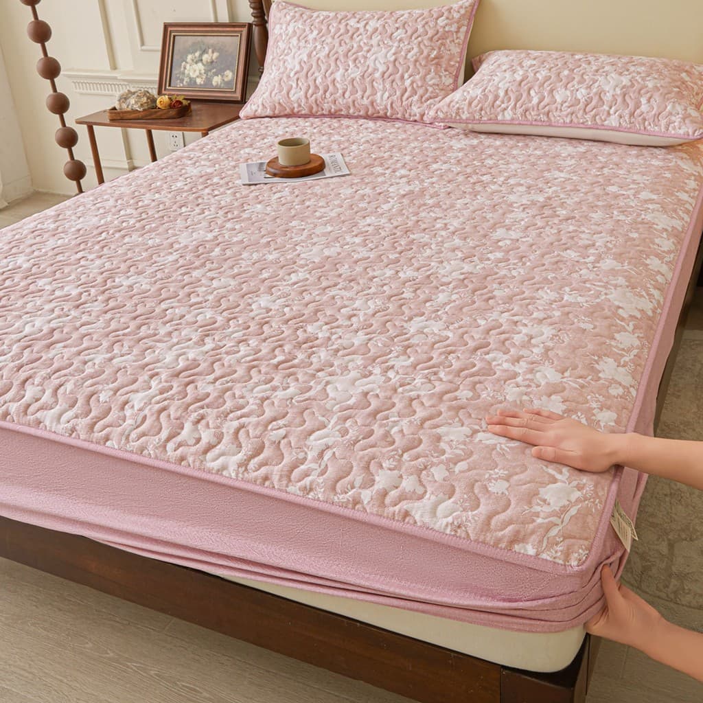 2026 Novo estilo de gaze de camada dupla acolchoada capa de cama capa de cama dormitório de peça única capa protetora co