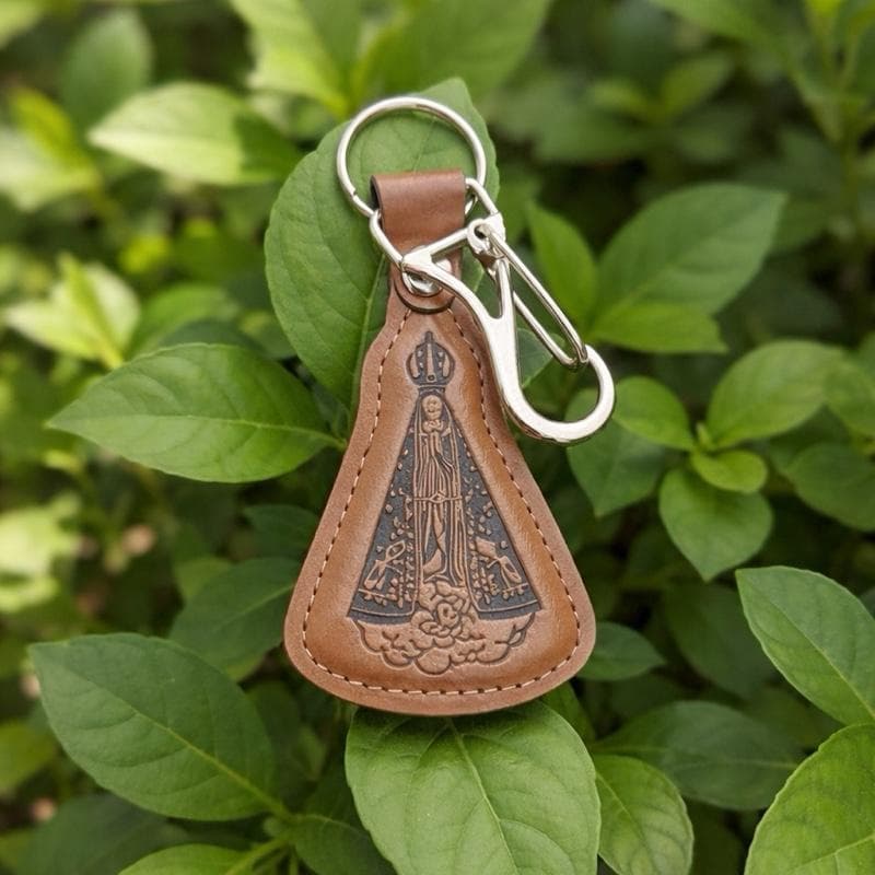 Chaveiro De Couro Com Mosquete de Nossa Senhora Aparecida