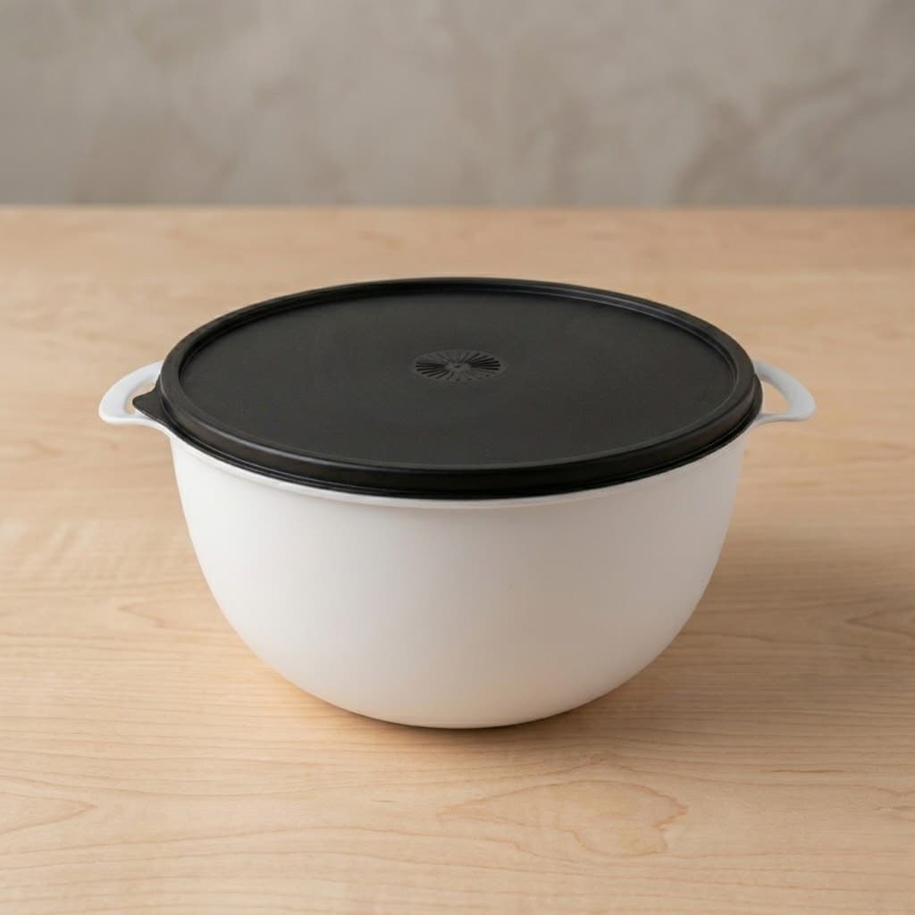 Pote Tigela Bowl Plástico 1L Branco Com Tampa Preta Saladeira
