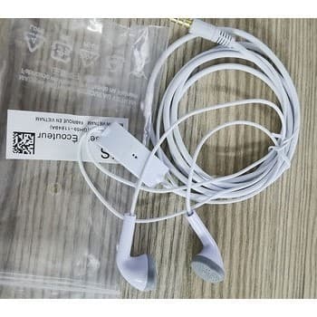 Fone de Ouvido Universal 3,5mm com Microfone e Controle de Volume