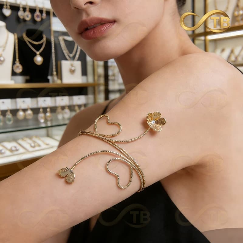 TB Brinquedos Feminino Bracelete de Braço Feminino Dourado Coração e Trevo Elegante Luxo