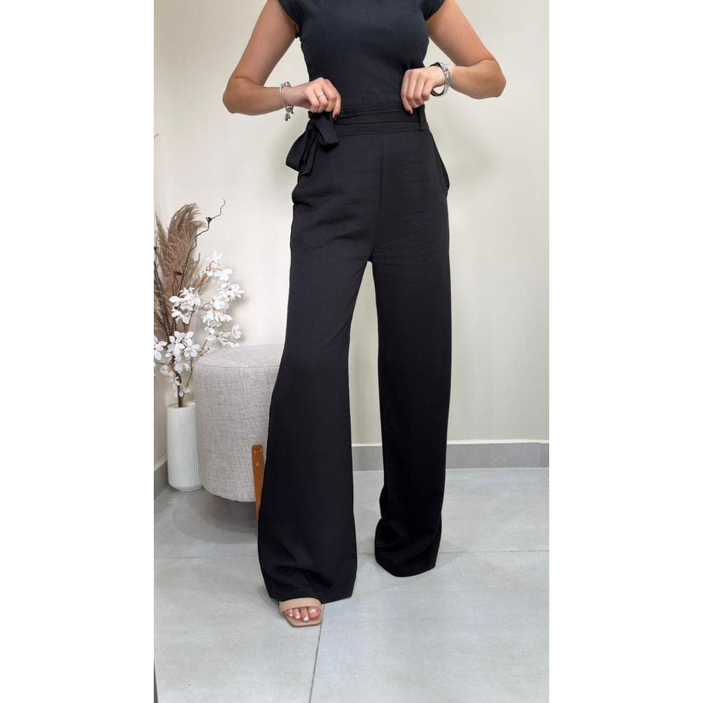 Calça Diana Pantalona com Bolsos nas Laterais