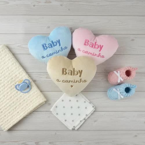 Coraçãozinho De Pélucia Baby A Caminho 15cm Coloridos