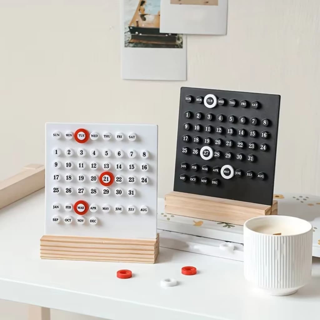 Calendário De Mesa Permanente Plástico Base Madeira Decora