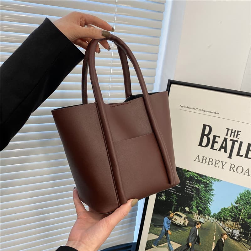 Novo estilo Popular bolsa feminina estilo Vertical 2025 novo estilo saco na moda lancheira Commuter saco grande capacida