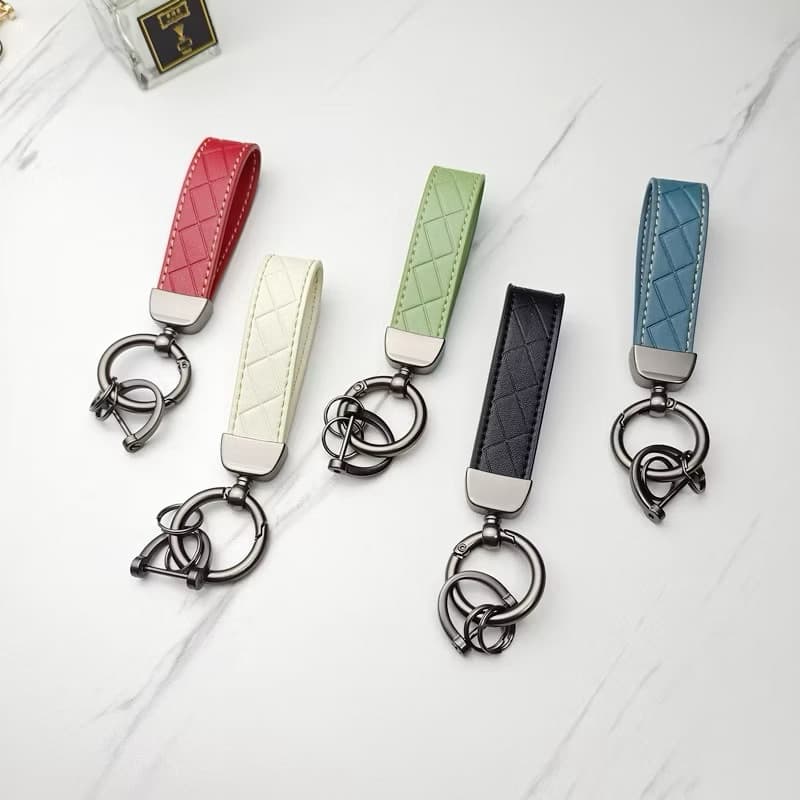 Chaveiro Masculino Feminino Couro Luxo Com Trava de Parafuso Anti-Perda + Mini Chave