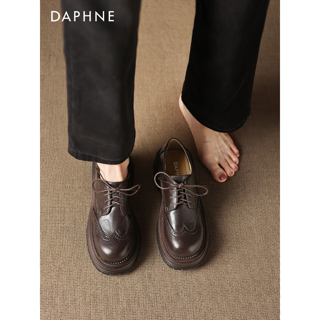 Daphne Braddock preto marrom alça fina boca profunda pequenos sapatos de couro 2026 novo estilo senhoras estilo britânic