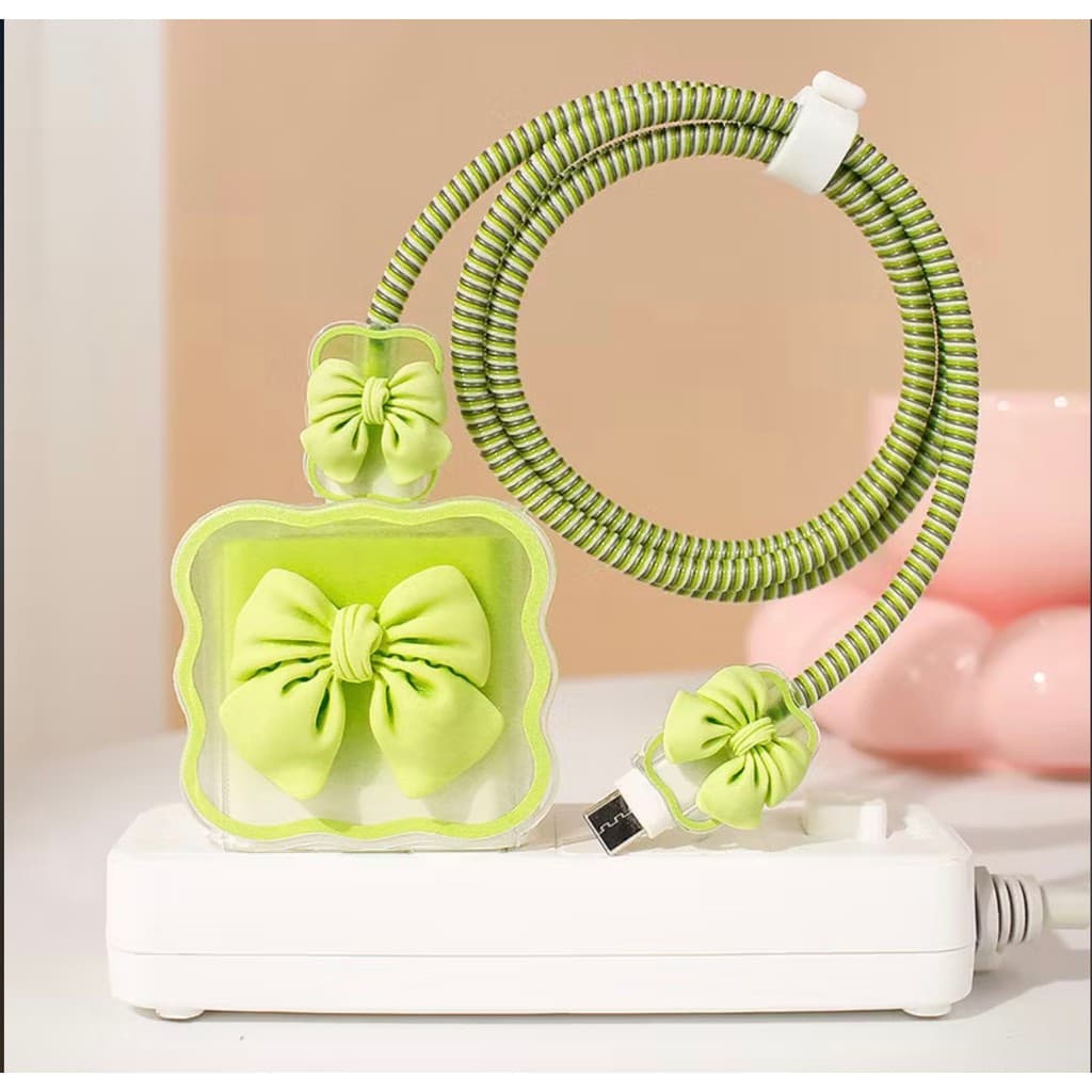 Capa Protetora com Laço 3D para Carregador Apple  — Antiquebra, Estilo e Proteção, Várias Cores