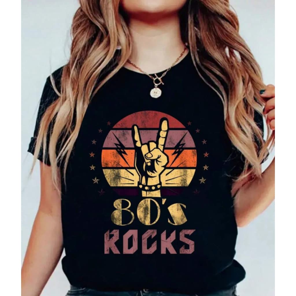 Bonito Camiseta Feminina Moderna E Versátil Em Puro Algodão Com Estampa Retrô "rock Dos Anos 80"