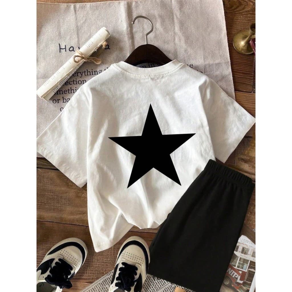 Camiseta Infantil Verão Cor Branco Mangas Curtas Estampado com Estrelas Estilosa