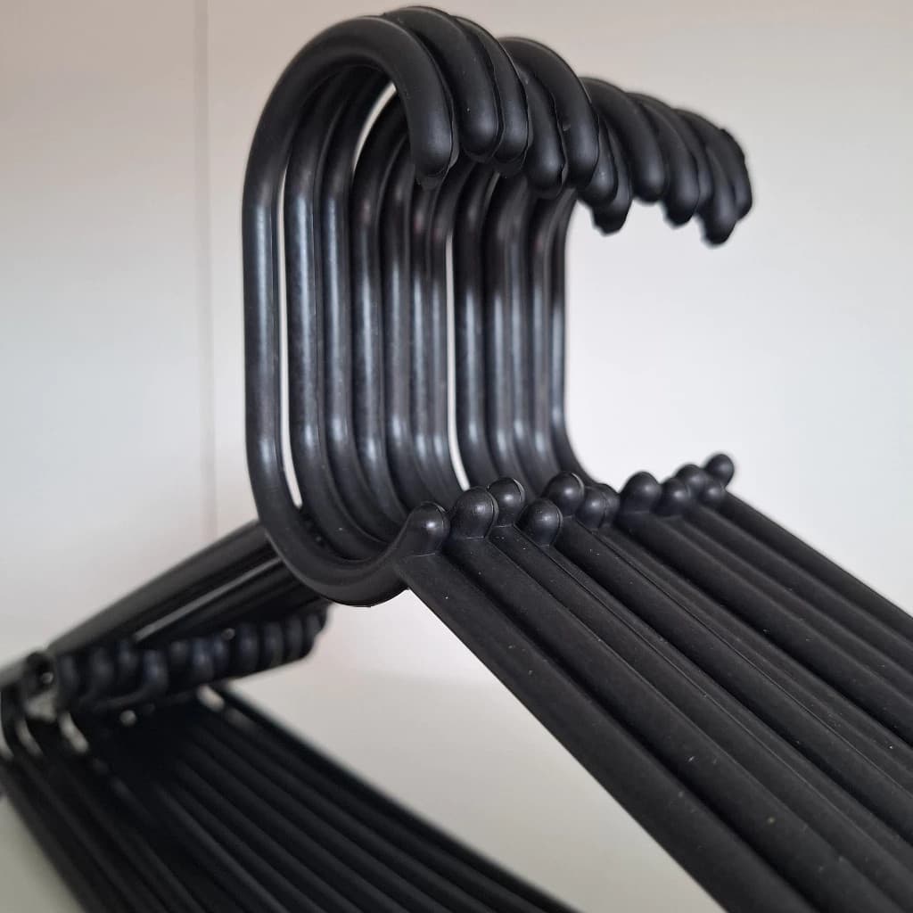 Cabide Adulto Preto kit 30 Cabides Futurista Reforçado Organizar Roupas