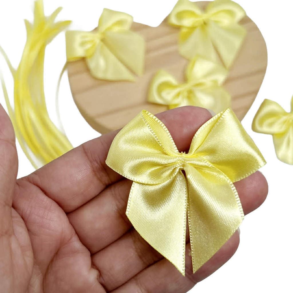 Laço Lacinho AMARELO CLARO em Cetim 20/40/100 UNIDADES - nº5 - 5 cm COM FITA PARA AMARRAR
