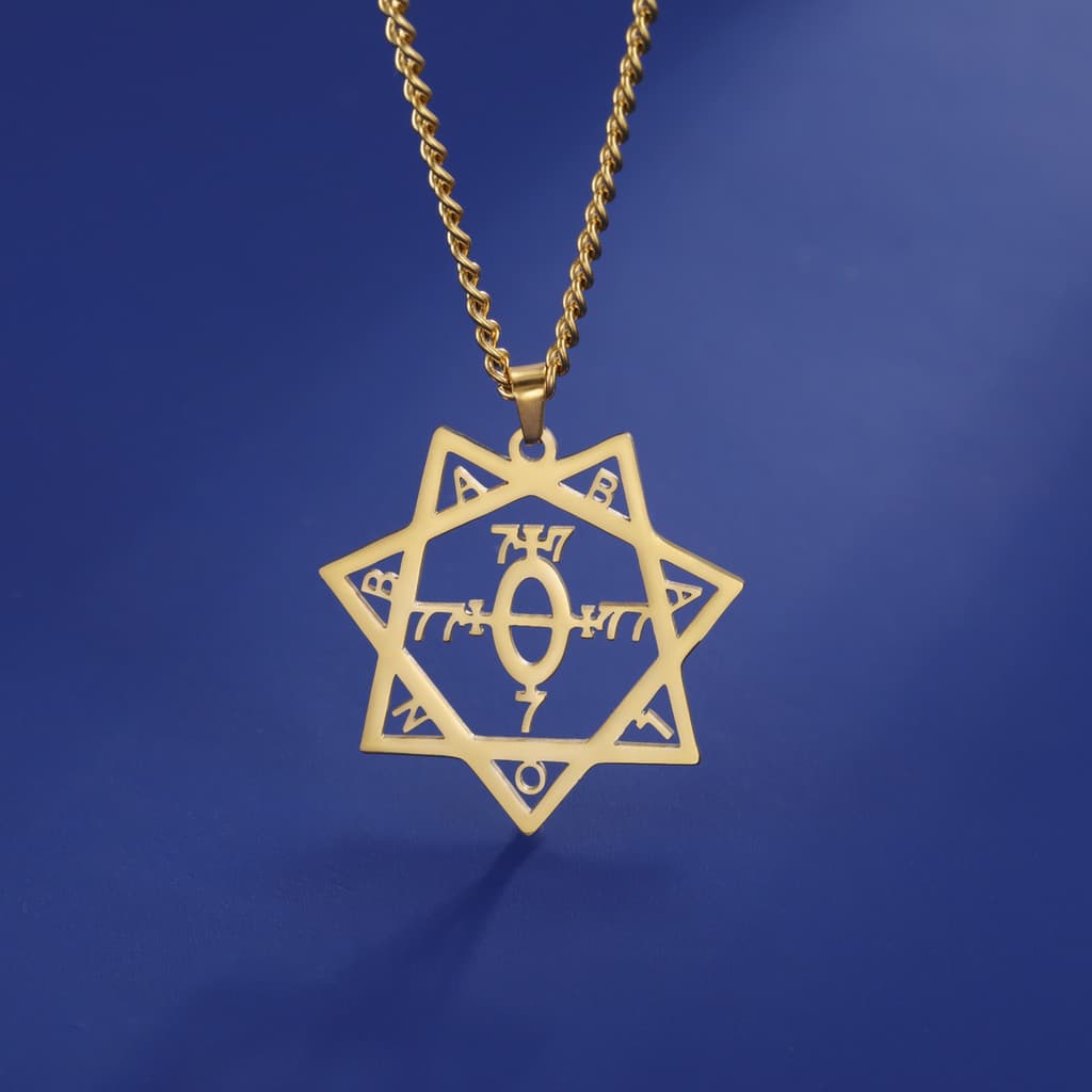 Colar de aço inoxidável 304 com pingente de estrela de sete pontas vazada, elegante e simples.