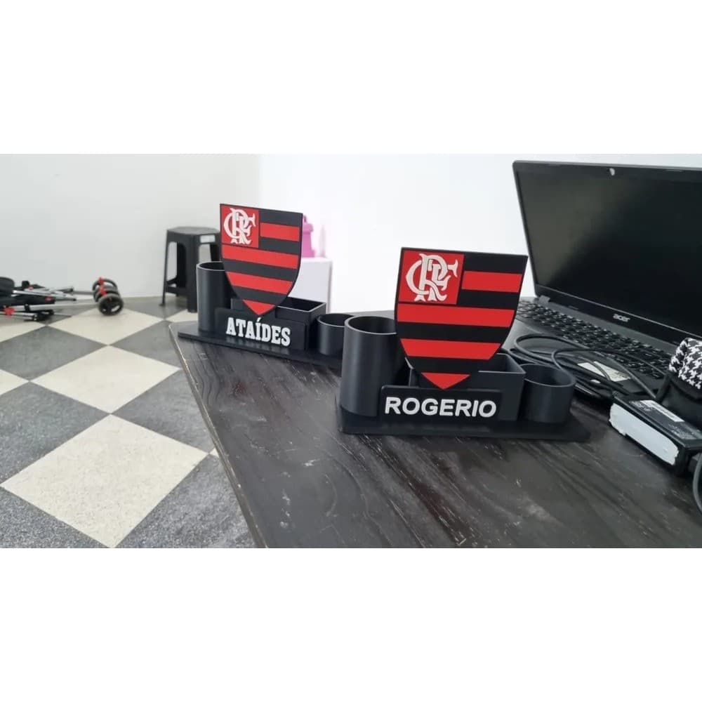 Porta canetas e objeto do Flamengo