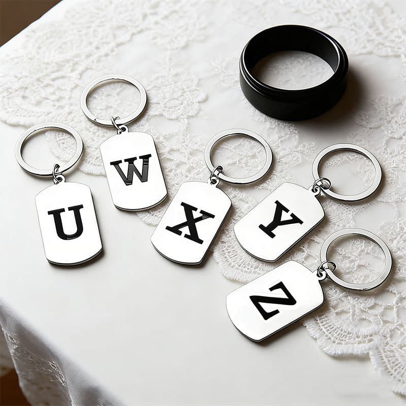 1pc Moda Polimento De Aço Inoxidável 26 Letras Oco Chaveiro Para Homem E Mulher Presente