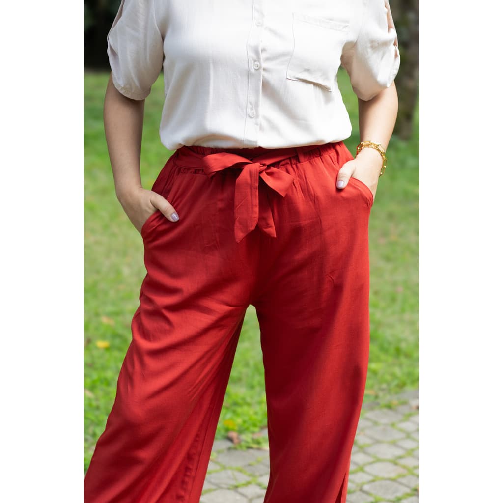 CALÇA PANTALONA COM BOLSOS NAS LATERAIS MARTA