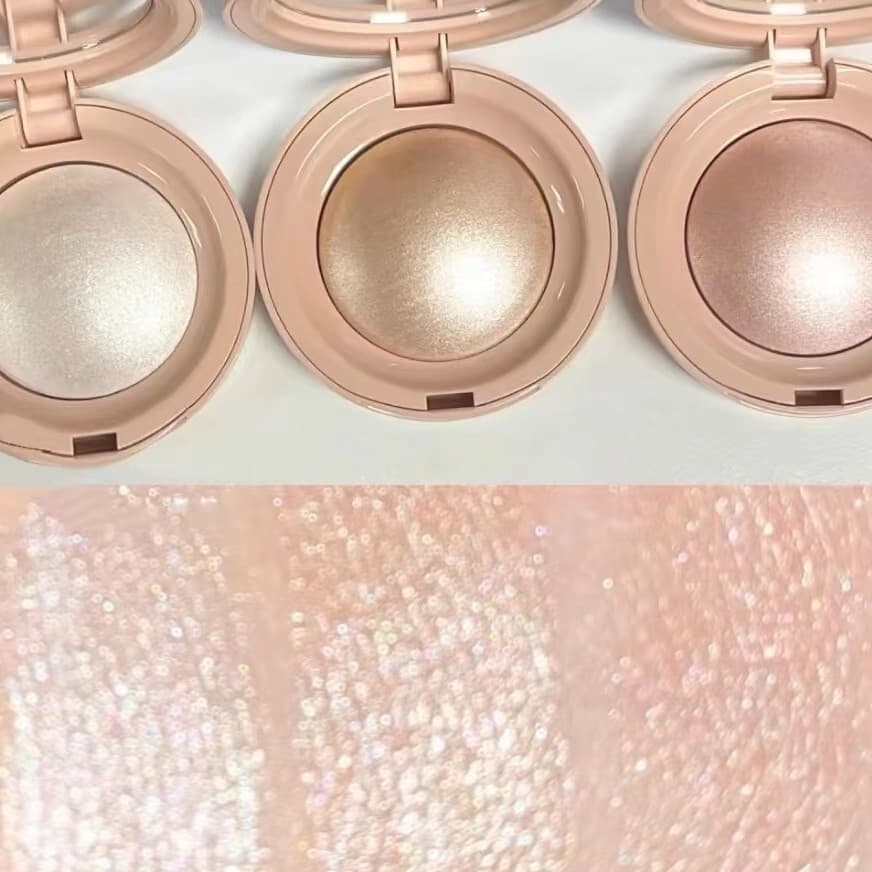 Rare Beauty High Light Selena Mostra Bastão De Luz De Água Deslizante De Seda Iluminadora (2.8g)