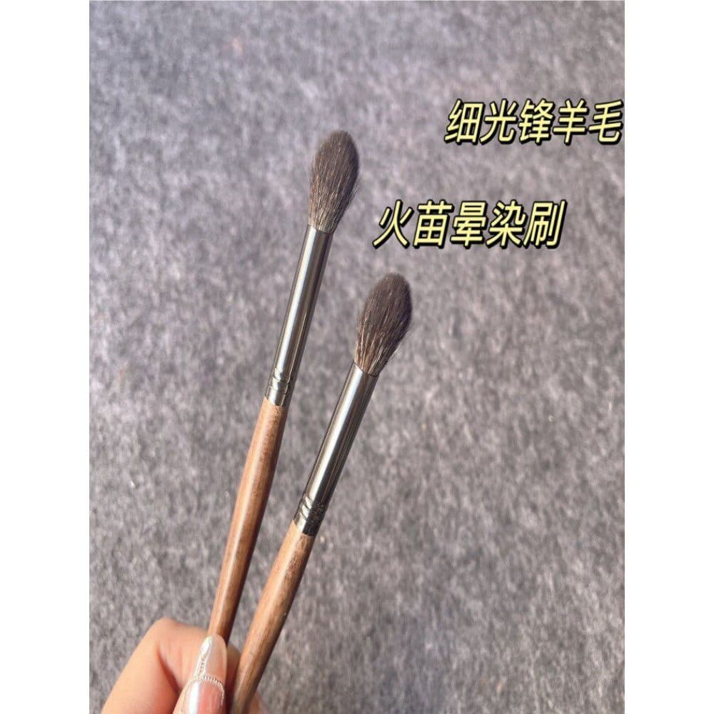 Cangzhou Animal cabelo chama mancha escova delicada luz pico lã destaque escova contorno Blush pincel de maquiagem um pa