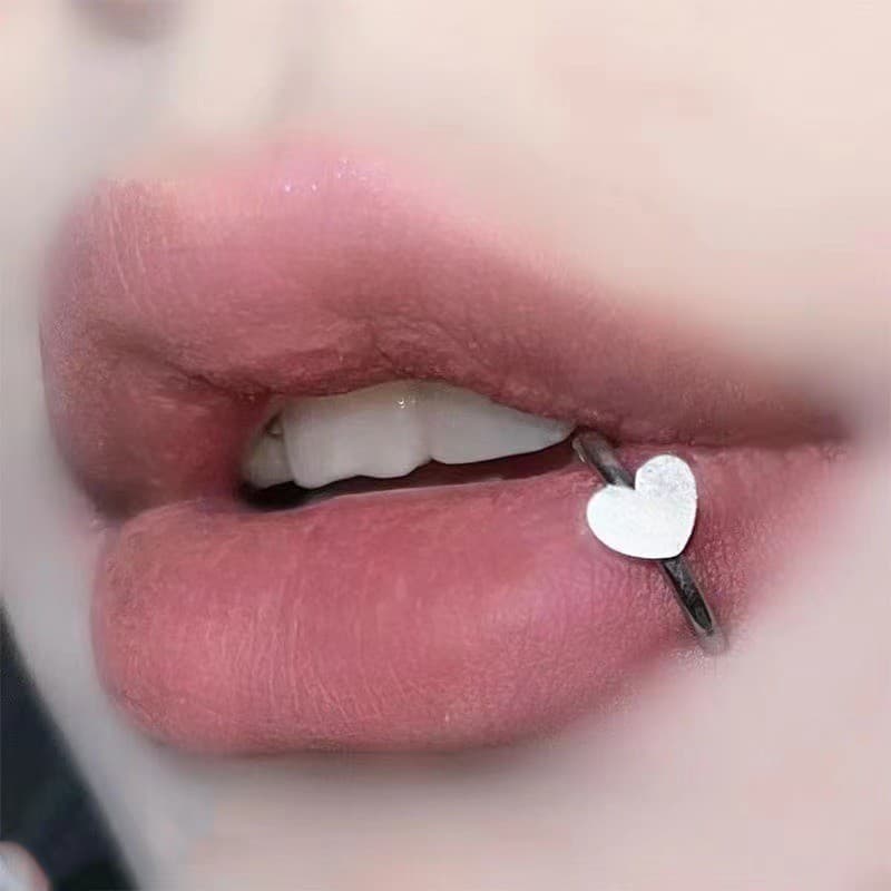 Piercing Labial Falso em Argola – Aço Inoxidável, Confortável e sem Furol