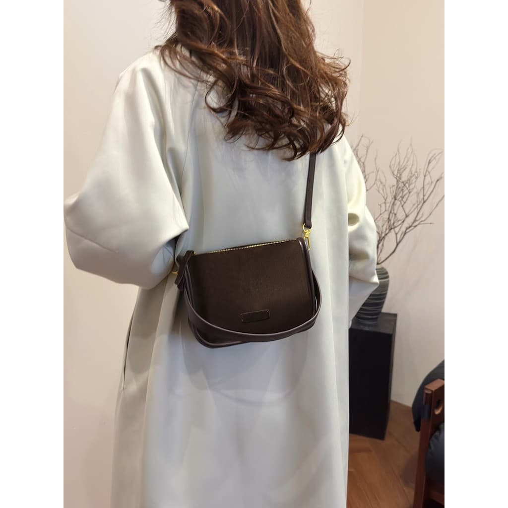 Super quente pequeno saco feminino 2025 novo estilo inverno couro genuíno bolsa feminina nicho primeira camada de couro