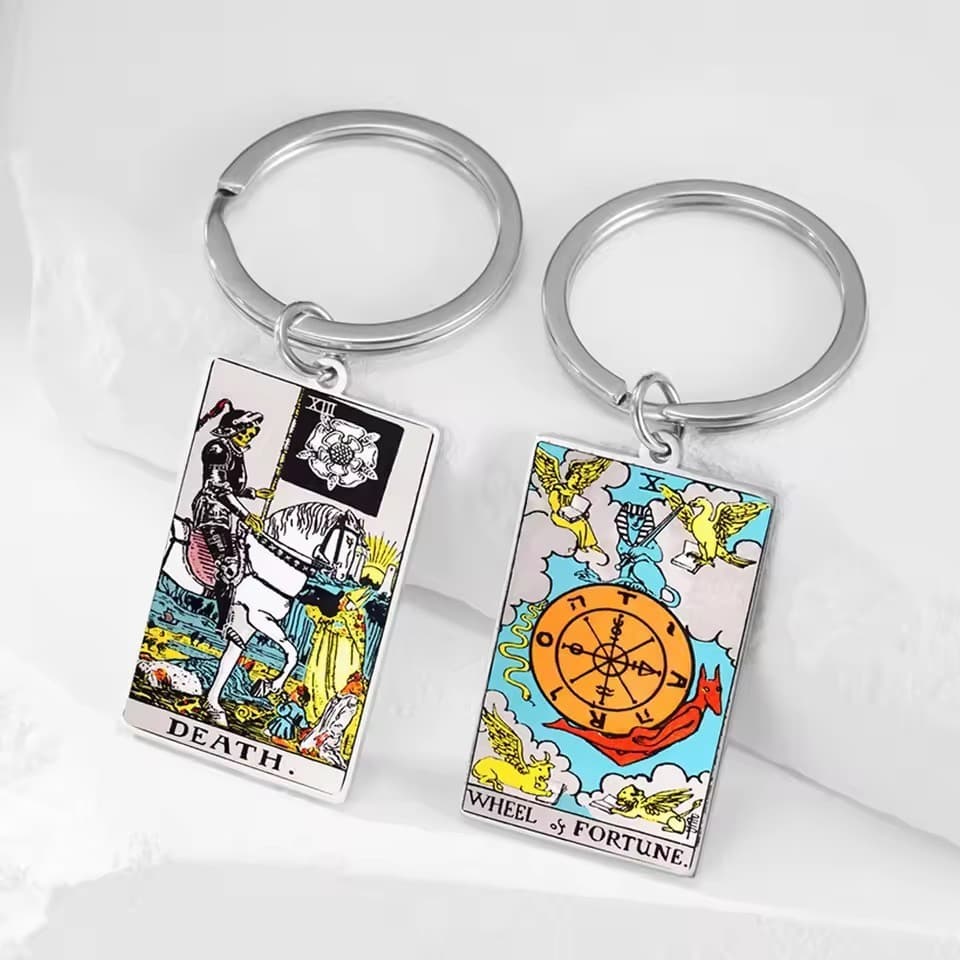 Chaveiro com pingente de carta de tarô vintage, impresso em cores, feito de aço inoxidável 304 com impressão UV.