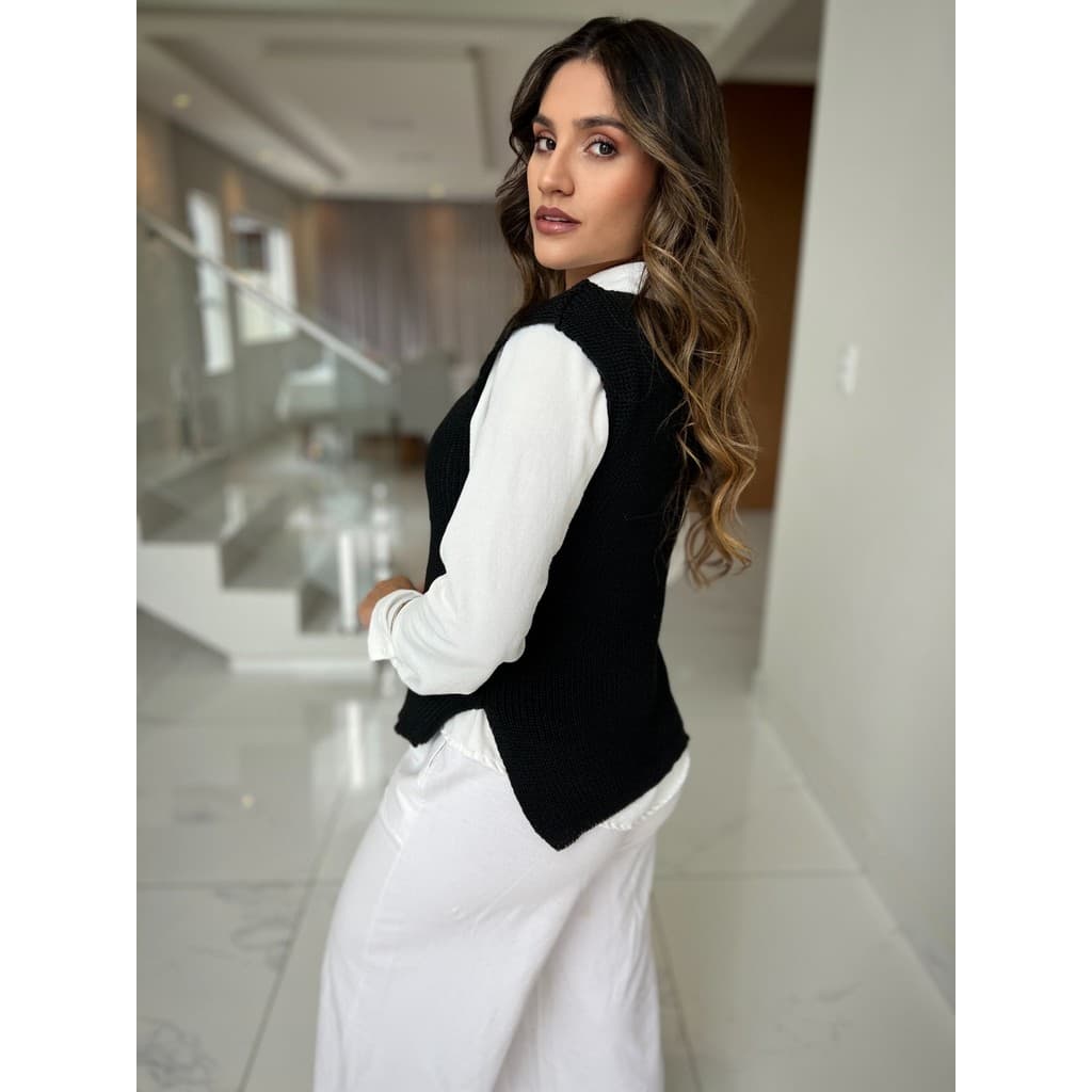 Max Colete Feminino em Tricot Ponto Fang com Fendas Laterais – Estilo e Versatilidade