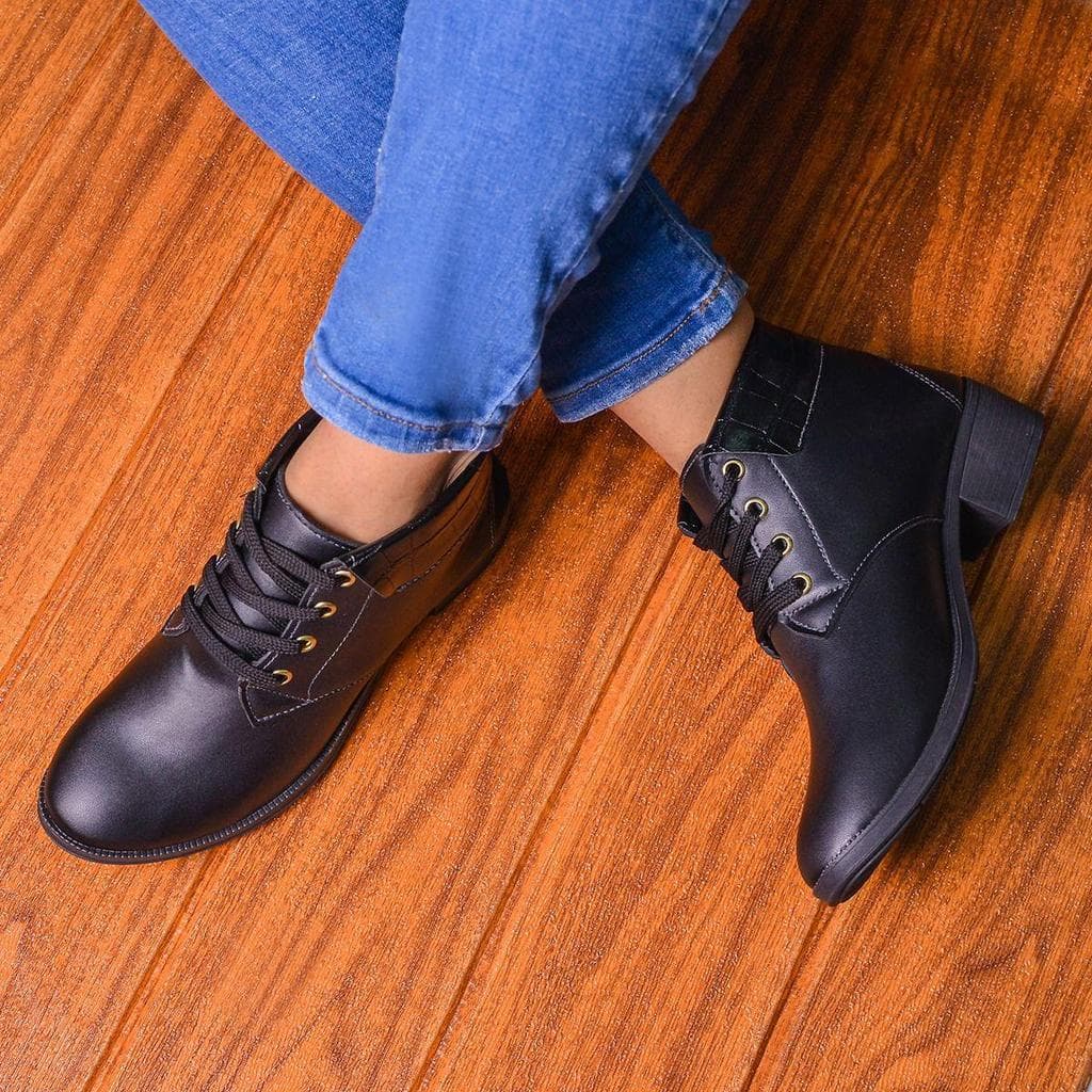 Bota Feminina Couro Coturno Conforto Dia a Dia Promoção