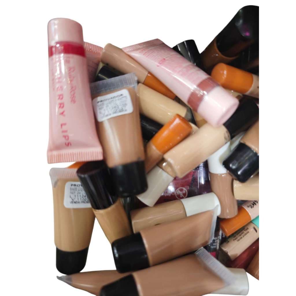 Kit de mini provadores de base corretivo gloss batom mate pó banana iluminador ! Todos novos sem uso