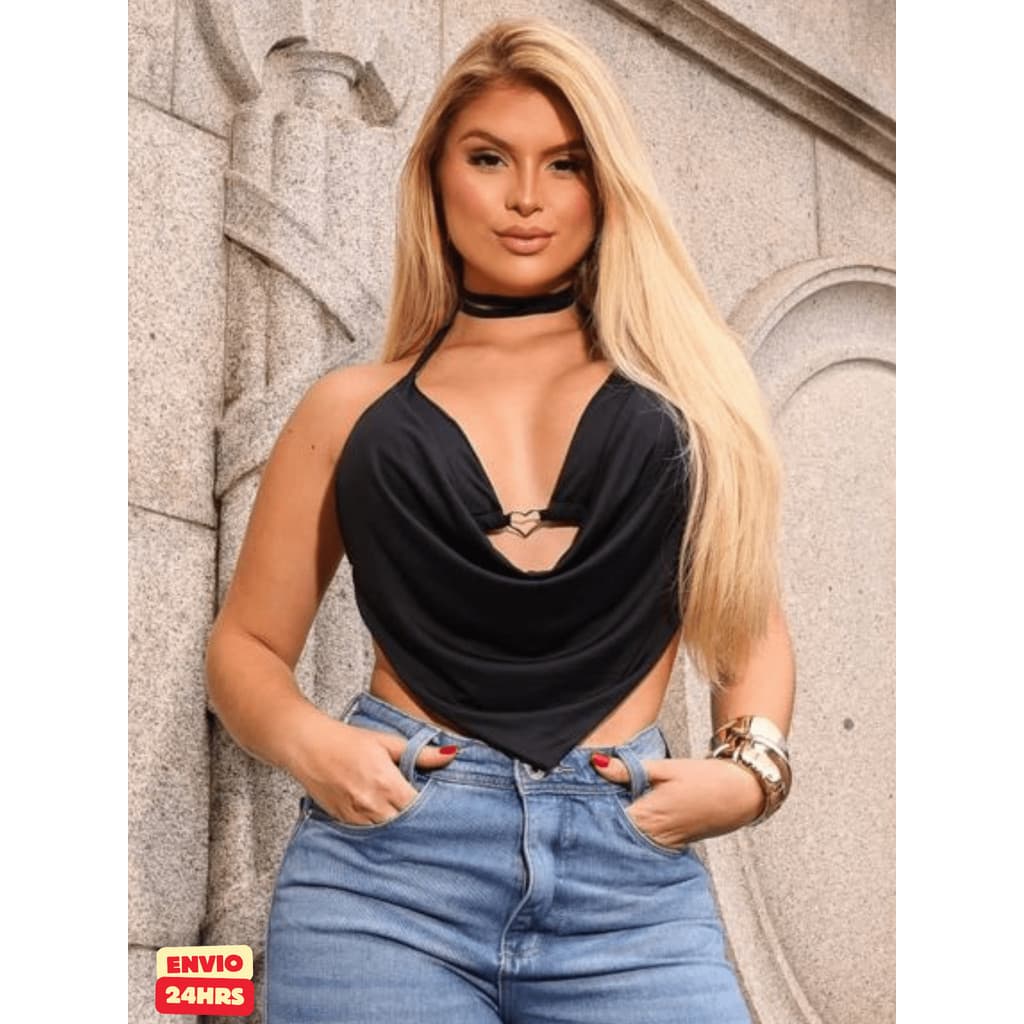 Cropped feminino com detalhe de coração sofisticado com tecido leve