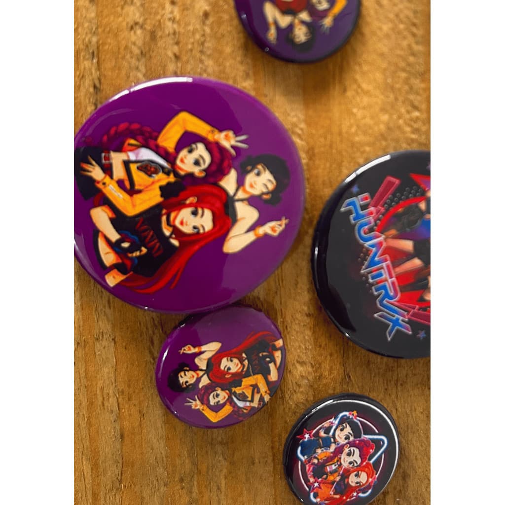 Kit Bottons Guerreiras K-pop 4,5cm ou 2,5cm Alfinete