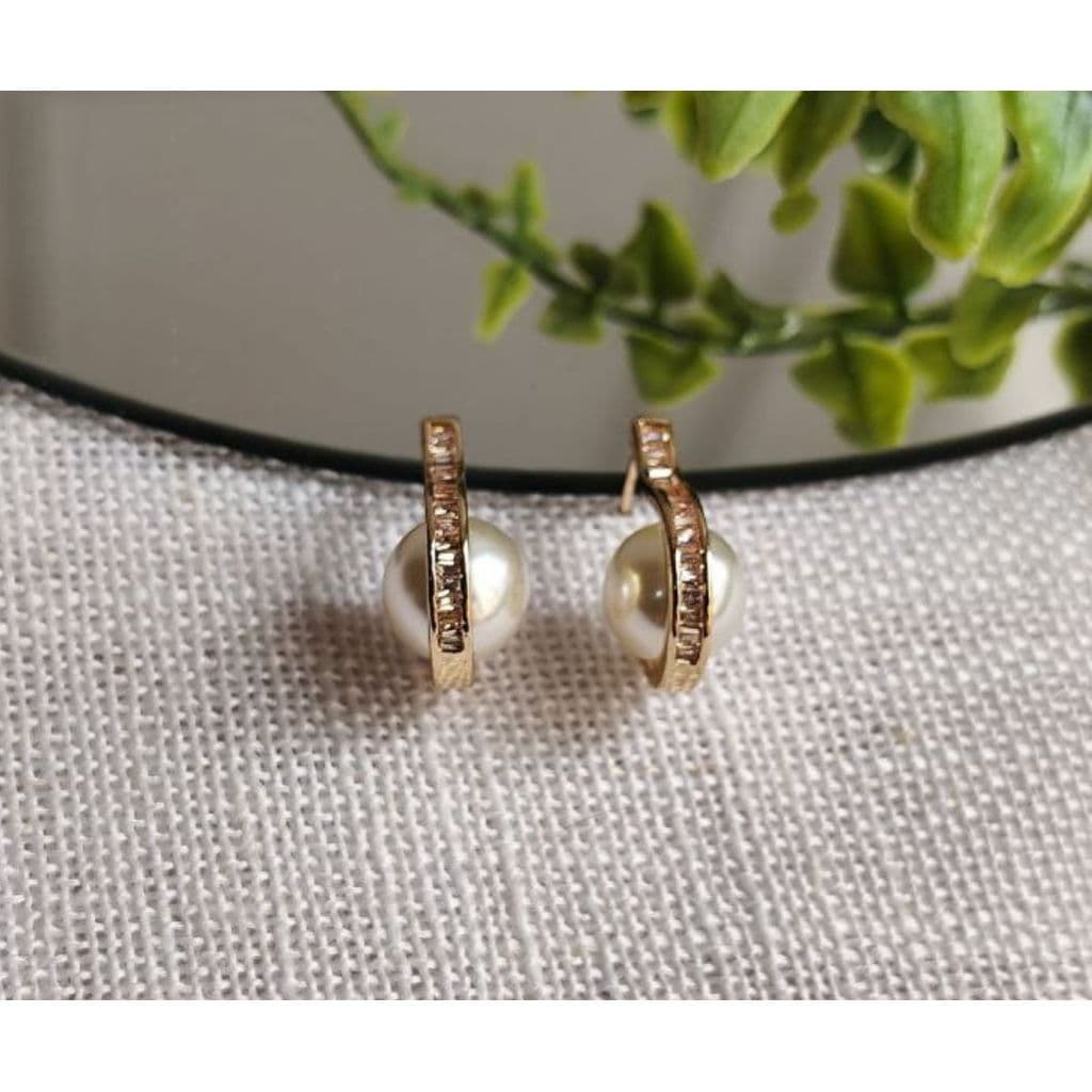 Brinco de Pérola com Strass para Noivas Dourado Gancho Luxo