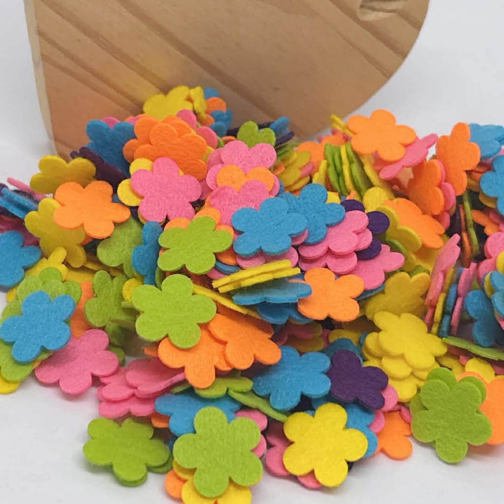 Flor de Feltro Colorida Vibrante 100 Unidades – 2 cm - Recortes de Feltro