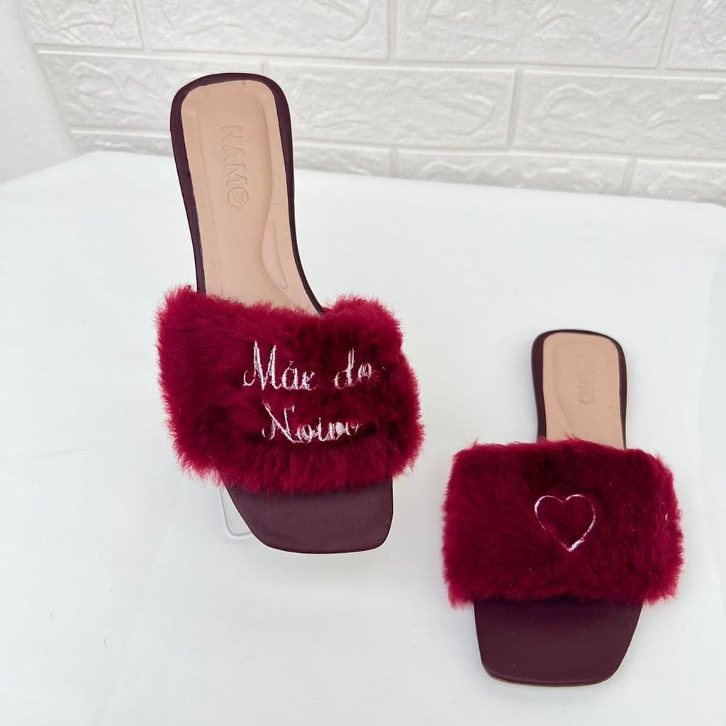 Pantufa Bordada Mãe do Noivo Vinho | Personalizada para Casamento | Presente Luxo | Entrega Rápida