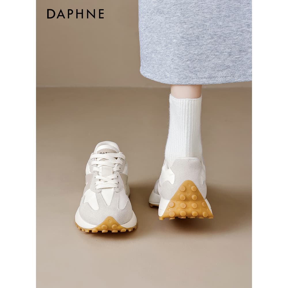 Daphne sapatos doces de sola grossa feminino 2026 novo estilo primavera pai esportes casuais aumentando sapatos brancos