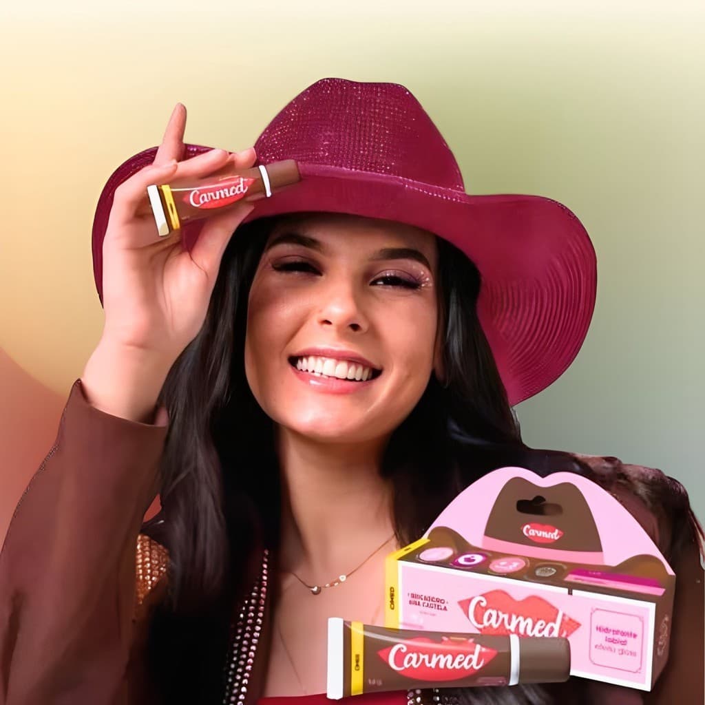 Hidratante labial - Carmed - excluiso - Ana Castela Boiadeira Brigadeiro