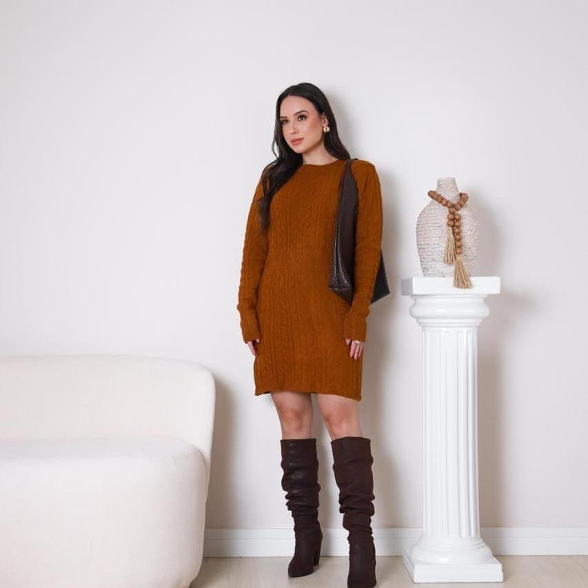 Vestido Feminino Curto Tricot Mousse Detalhes Tranças Gola Redonda Manga Longa Moda Outono/Inverno