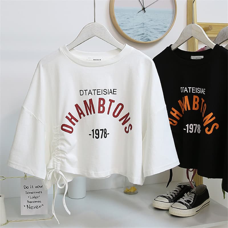 Camiseta curta de manga curta feminina primavera verão 2026 novo estilo solto Design nicho cintura alta umbigo exposto S