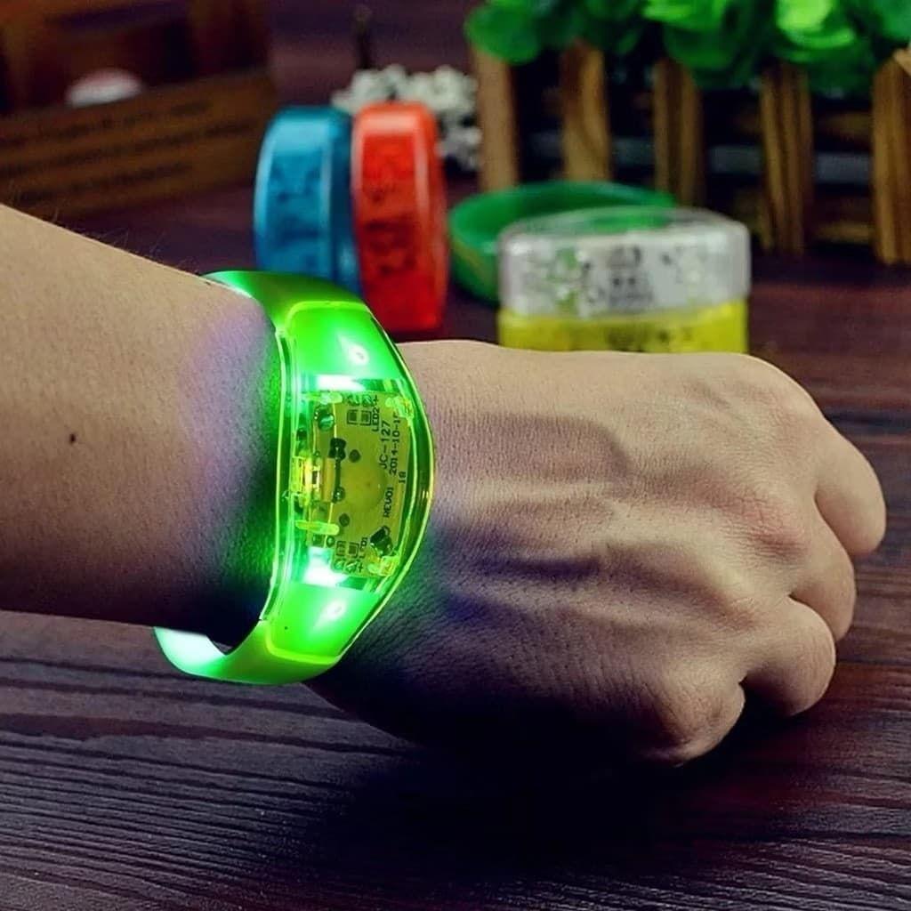 Pulseira Led Ativa Conforme a Batida da Musica ou Som(FT)