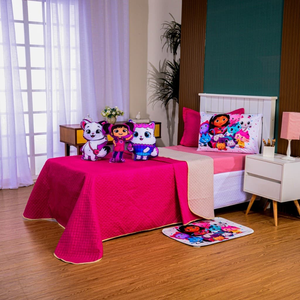 Kit Cobre Leito Gabby 8 Peças Completo Com 3 Almofadas + Tapete Menina Solteiro