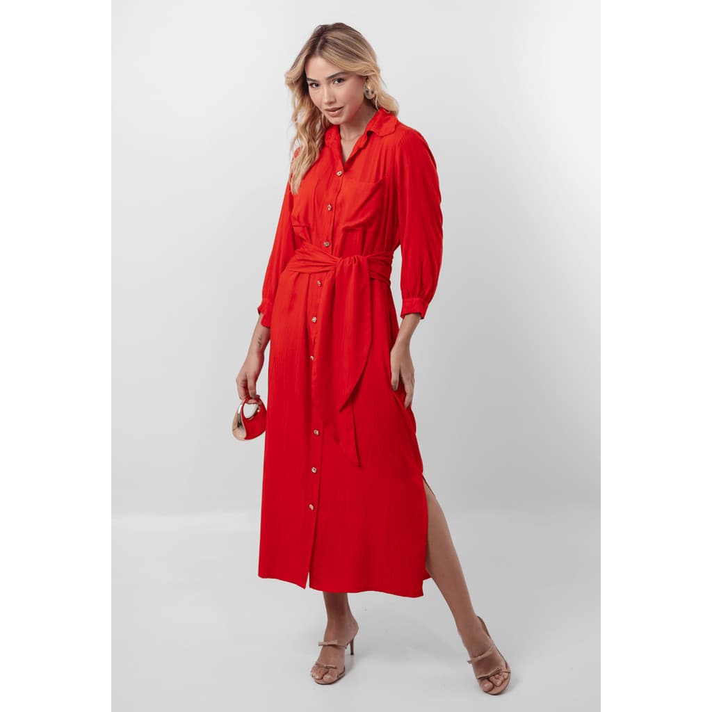 Chemise Modelo Clássico, Gola E Fechamento Frontal Por Botões Comprimento Midi Com Fenda Lateral - Lírio
